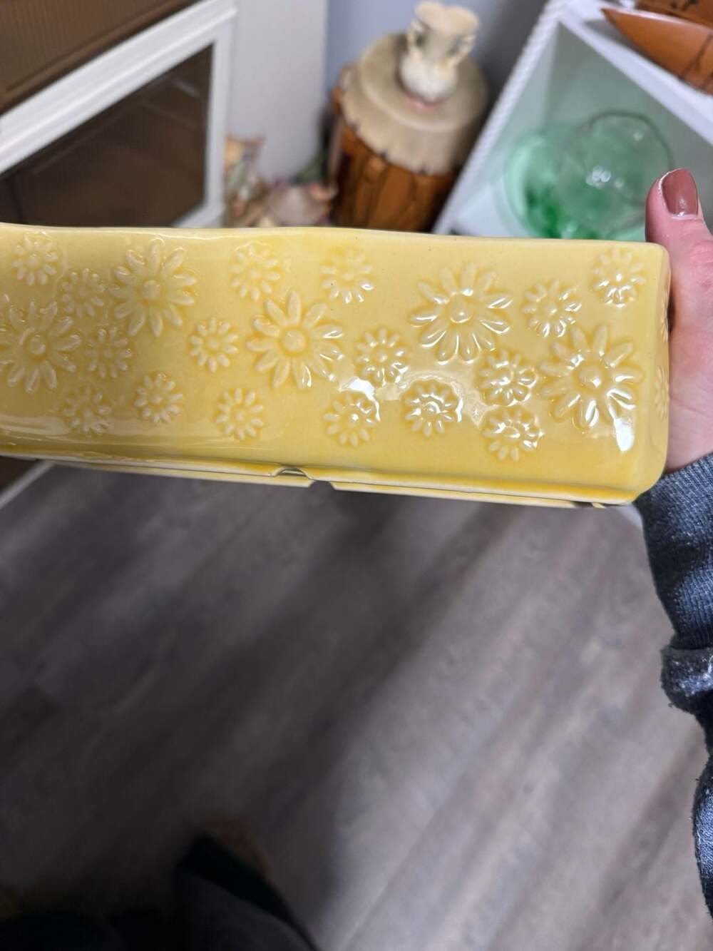 Vintage USA 152 Yellow Daisy Planter